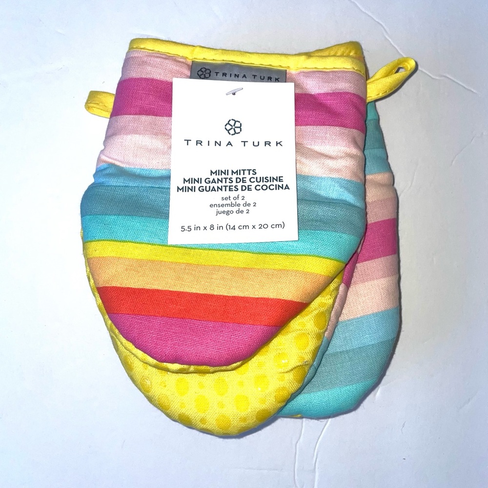 Set Of 2 Trina Turk Rainbow Oven Mitts 🌈
